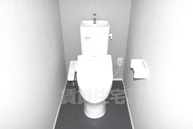 トイレ　ウォシュレット付き