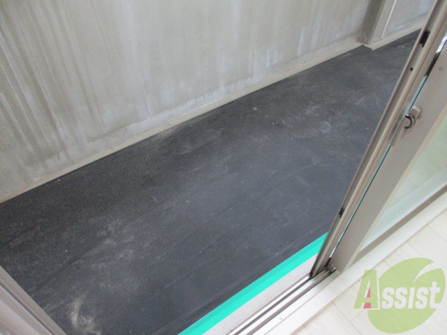 バルコニー　洗濯物もしっかり干せますね。