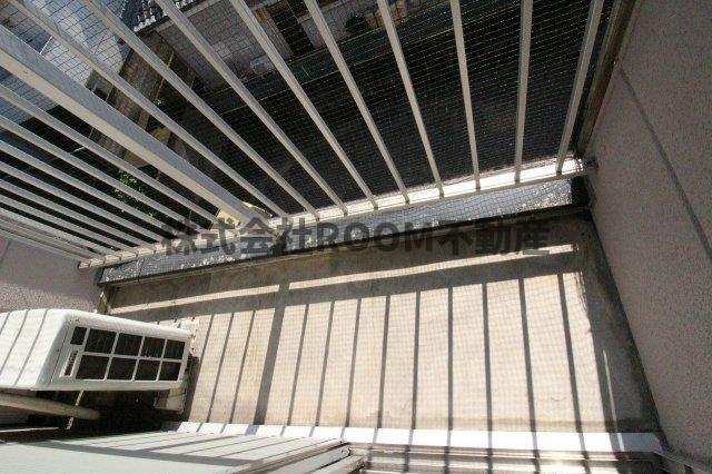 バルコニー　外からの目が気にならないバルコニーで洗濯物が干せます