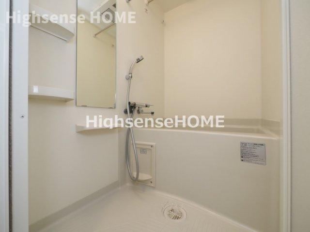 バス・シャワールーム　落ち着いた空間のお風呂です