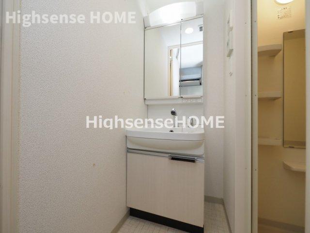 洗面設備　コンパクトで使いやすい洗面所