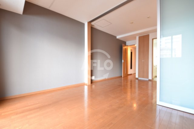 居室・リビング　リーガル四ツ橋立売堀II　リビング