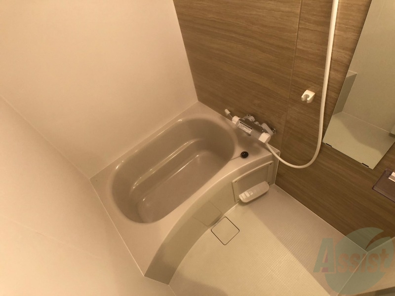 バス・シャワールーム　お風呂になります。一日の疲れを癒してくださいね。