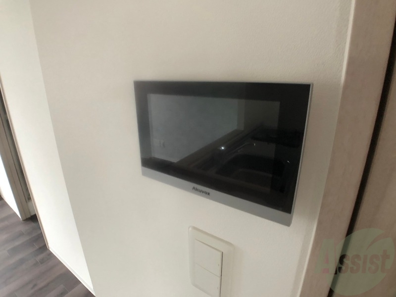 セキュリティ　ＴＶモニター付インターホンです。来客者の顔が見えるので安心！