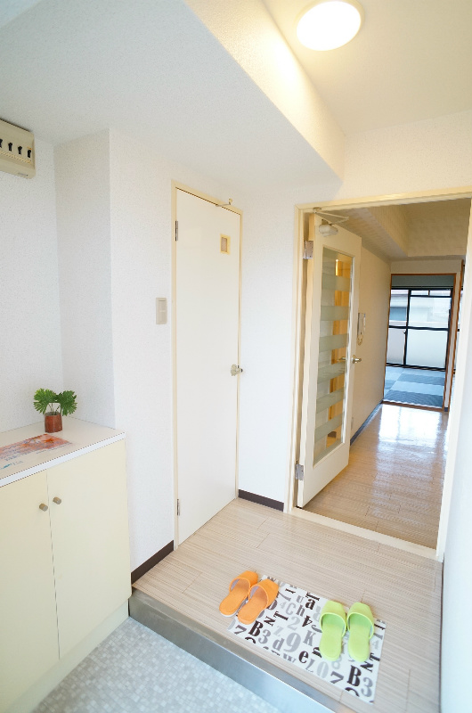 玄関　※同建物・別号室の写真です★