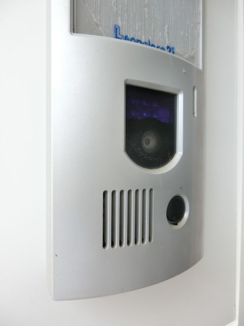 セキュリティ　TVモニター付きインターホン