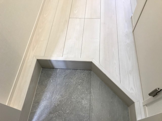 玄関　※同じシリーズの室内写真