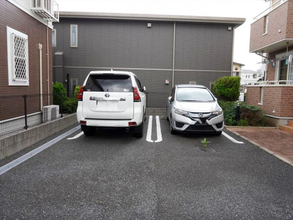 駐車場　駐車場