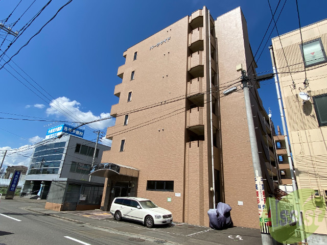 建物外観　１Ｋ、温水洗浄便座、エレベーター付き