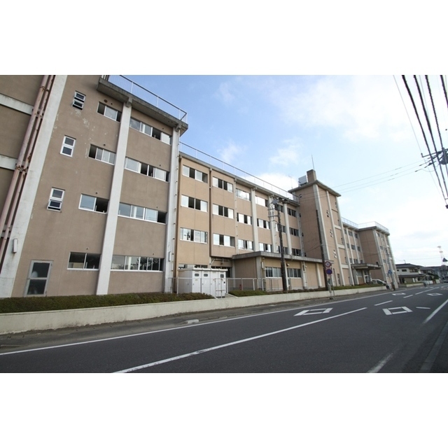 中学校　土浦市立土浦第一中学校（中学校）まで2550m