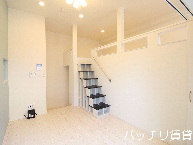 居室・リビング　同型タイプの為、現状を優先致します。