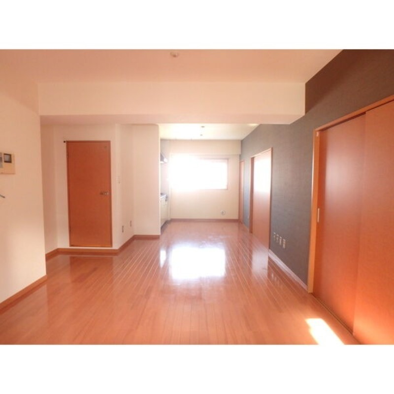 居室・リビング　図面と現状に相違がある場合には現状を優先