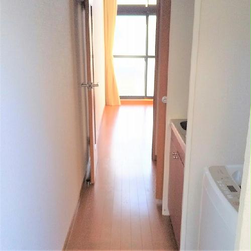 玄関　入口から