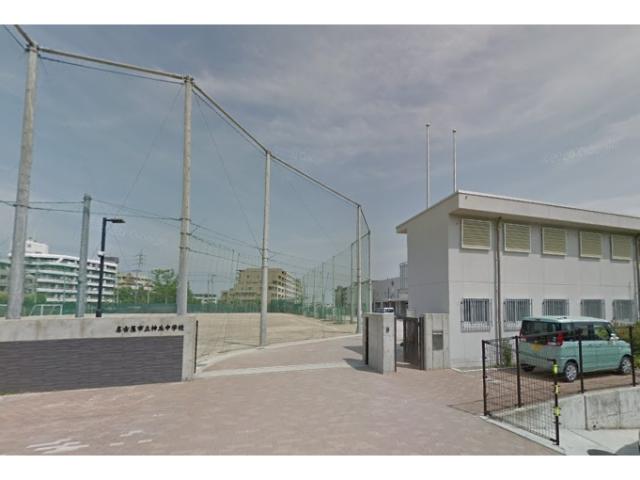 中学校　名古屋市立神丘中学校（中学校）まで1384m