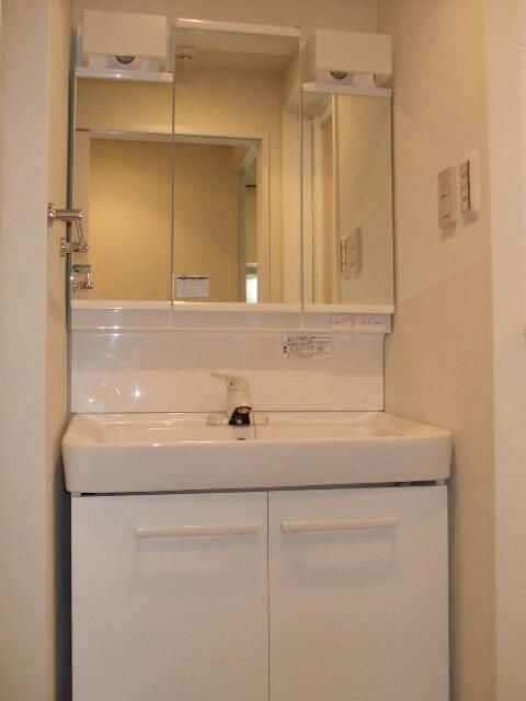 洗面設備　広い洗面スペース