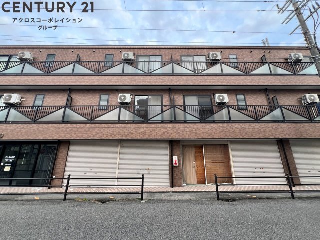 建物外観　オートロックで外部の人間が簡単に出入りできないため安心です。