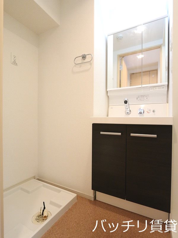 洗面設備　同型イメージの為、現状を優先致します。