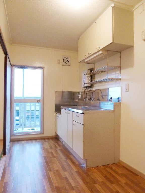 キッチン　キッチン約4.1畳　※別住戸の写真です
