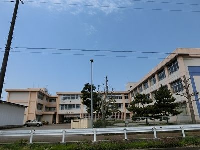 小学校　横越小学校（小学校）まで700m
