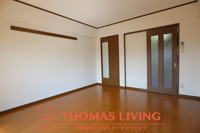 居室・リビング　実際の写真を準備中の為、同じ建物の別室写真です。参考下さい。