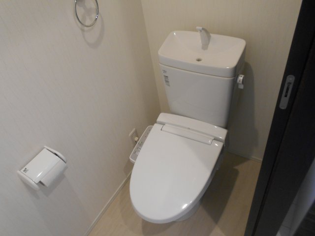 ＪＲ総武線 津田沼駅 徒歩18分 2階建 築11年のトイレ写真