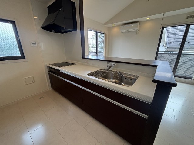 キッチン　IH3口システムキッチン