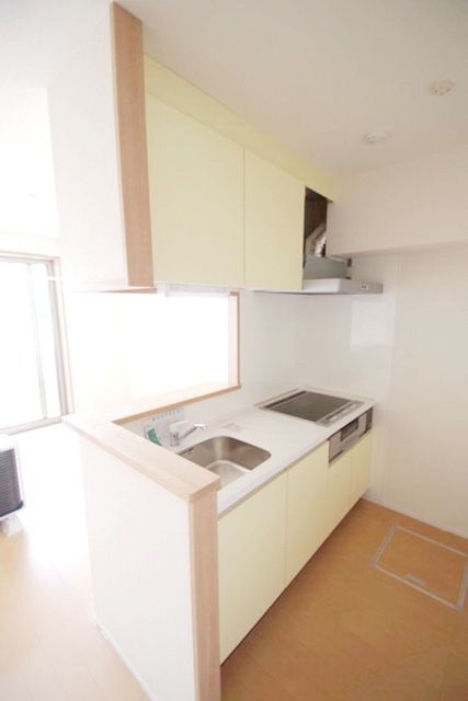 キッチン　★中部屋の写真です★