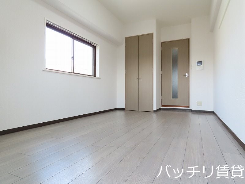 居室・リビング　類似写真使用のため、現状優先。