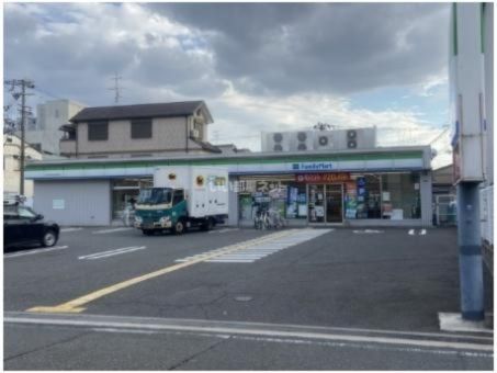 コンビニ　ファミリーマート 東大阪西堤学園町店（コンビニ）まで489m