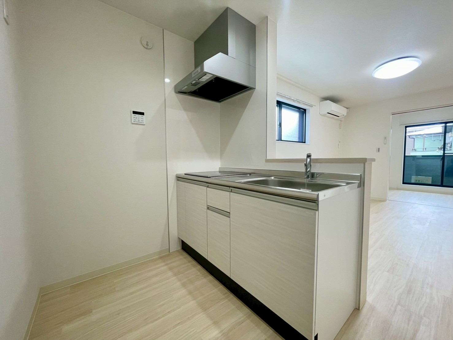 キッチン　IHコンロ２口カウンターシステムキッチン