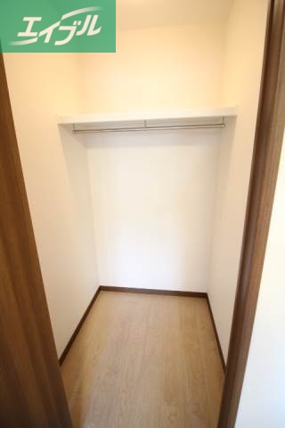 収納　同物件別部屋の写真です