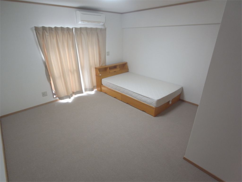 居室・リビング　1Ｆはフローリングです！