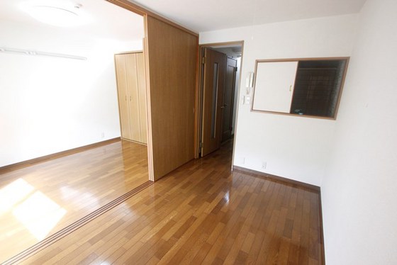 居室・リビング　※別室の写真です