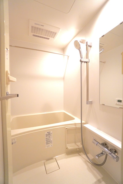 バス・シャワールーム　※写真は同タイプ住戸です。
