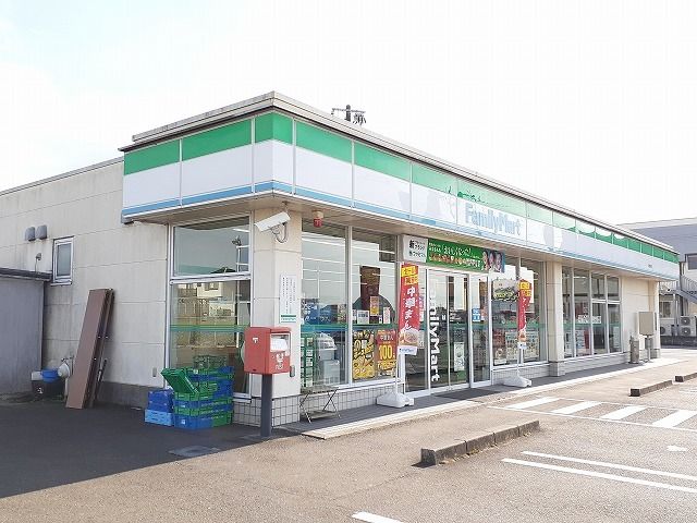 コンビニ　ファミリーマート三股宮村店（コンビニ）まで600m