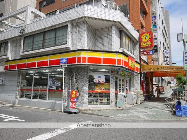 コンビニ　デイリーストア（コンビニ）まで110m
