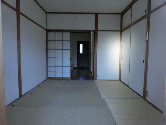 居室・リビング　※別号室のお写真です