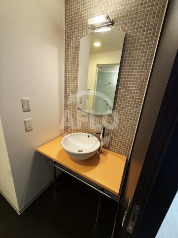 洗面設備　プライムアーバン堺筋本町　独立洗面台