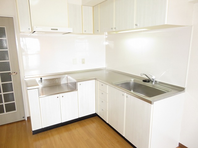 キッチン　参考写真（同物件別部屋）