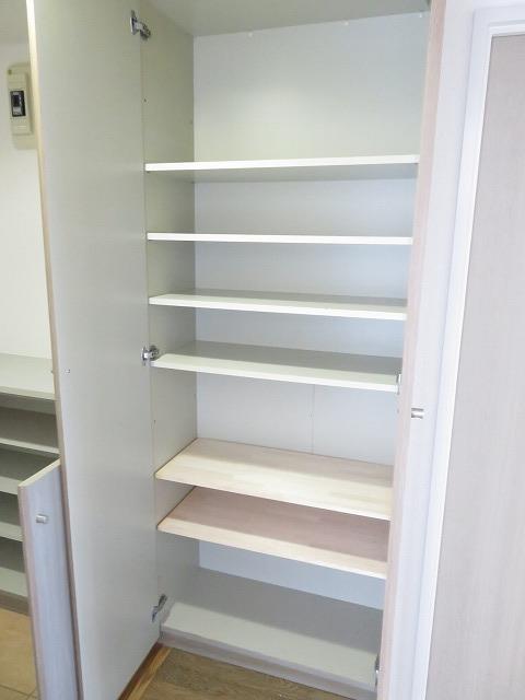 収納　参考写真（同物件別部屋）