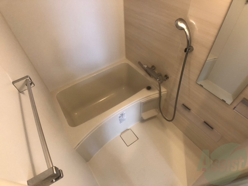 バス・シャワールーム　疲れを癒すには湯船でゆっくりするのが良いですよ。