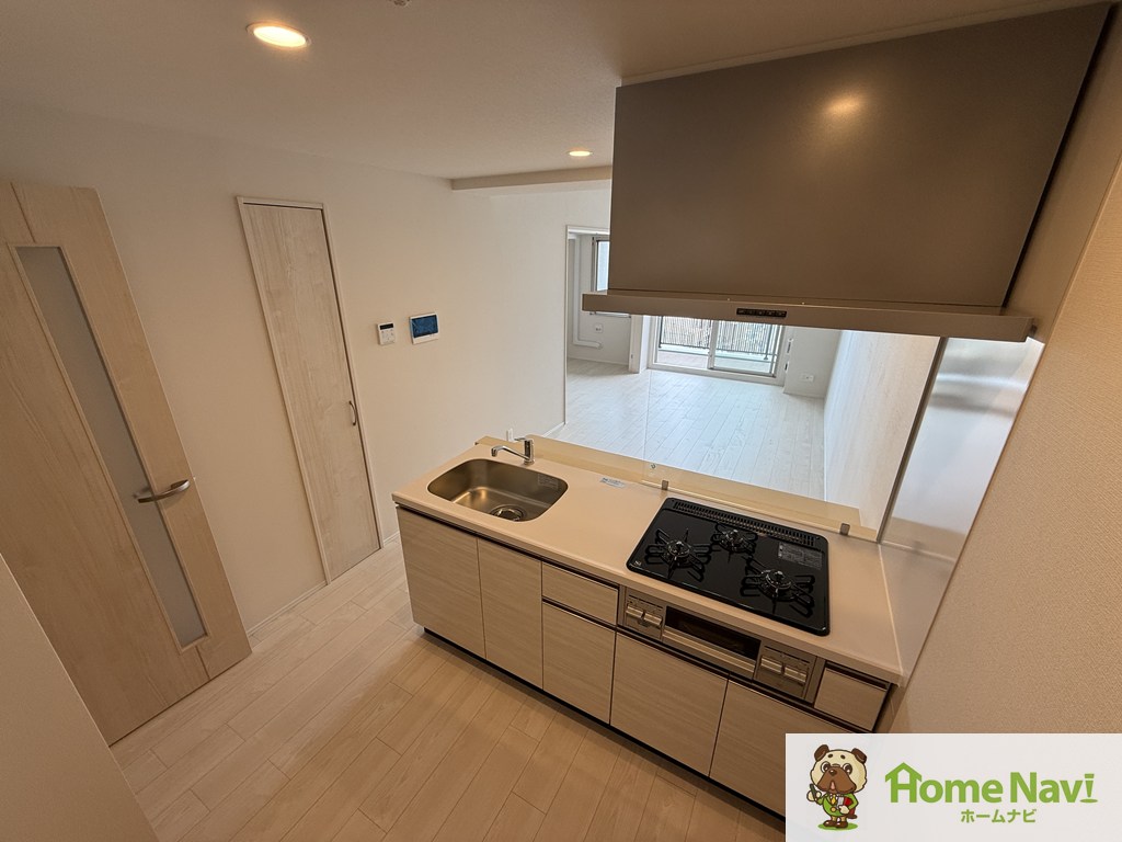 キッチン　3口コンロのシステムキッチン