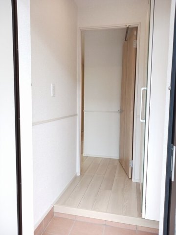 玄関　シンプルで使いやすい玄関です