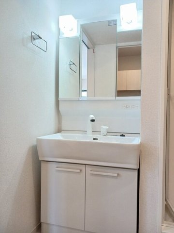 洗面設備　コンパクトで使いやすい洗面所