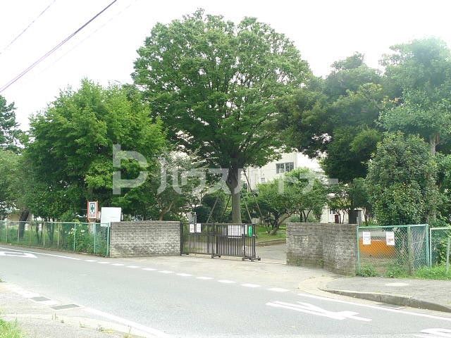 小学校　柏市立高田小学校（小学校）まで670m