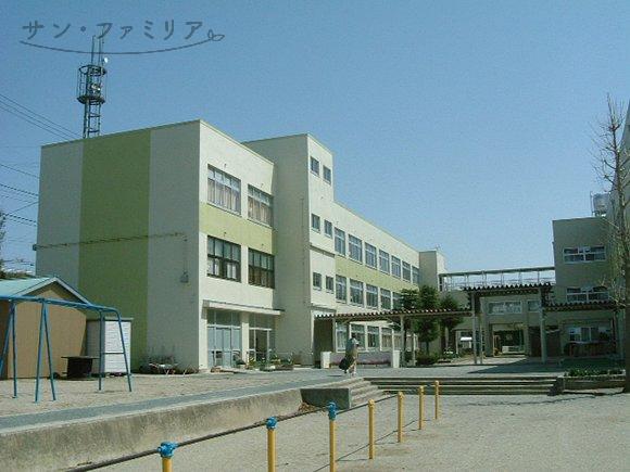 小学校　豊橋市立磯辺小学校（小学校）まで671m