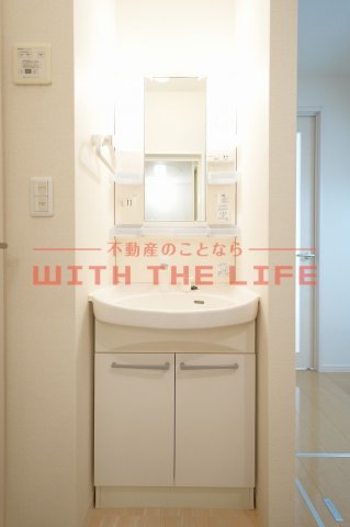 洗面設備　独立洗面台です