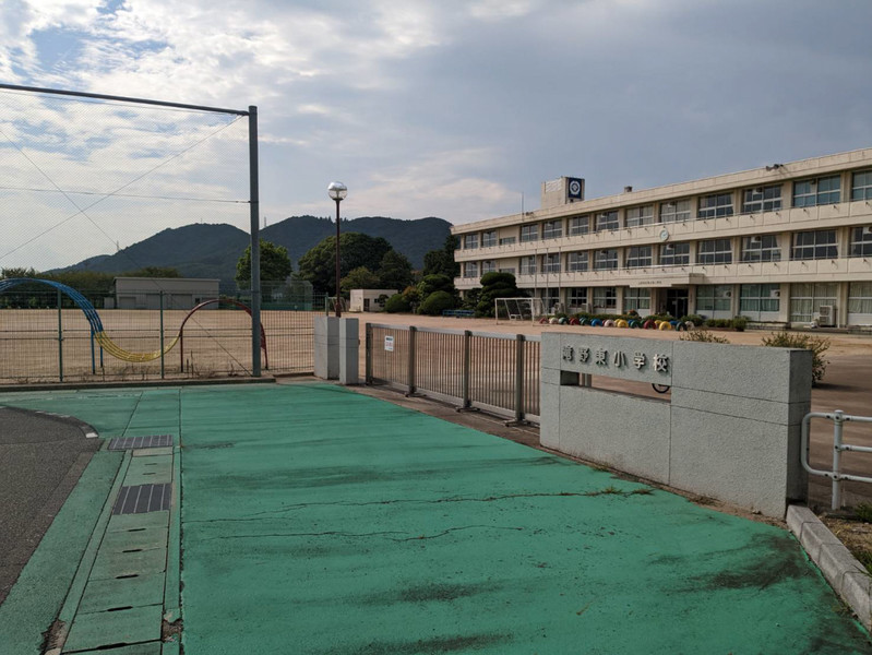 小学校　滝野東小学校（小学校）まで551m