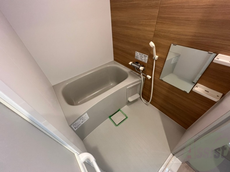 バス・シャワールーム　お風呂になります。一日の疲れを癒してくださいね。