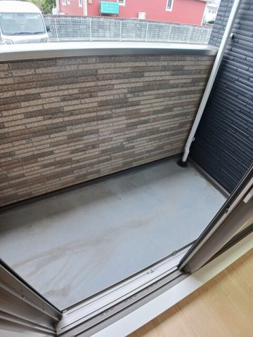 バルコニー　暖かな日差しのふりそそぐバルコニー